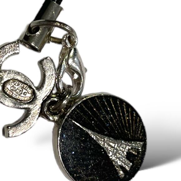 CHANEL CC Logo & Eiffel Tower Charm 2008/Cruise Line - Picture 4 of 7